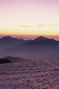 卡塔尔球队实现逆袭，夺得重要胜利晋级